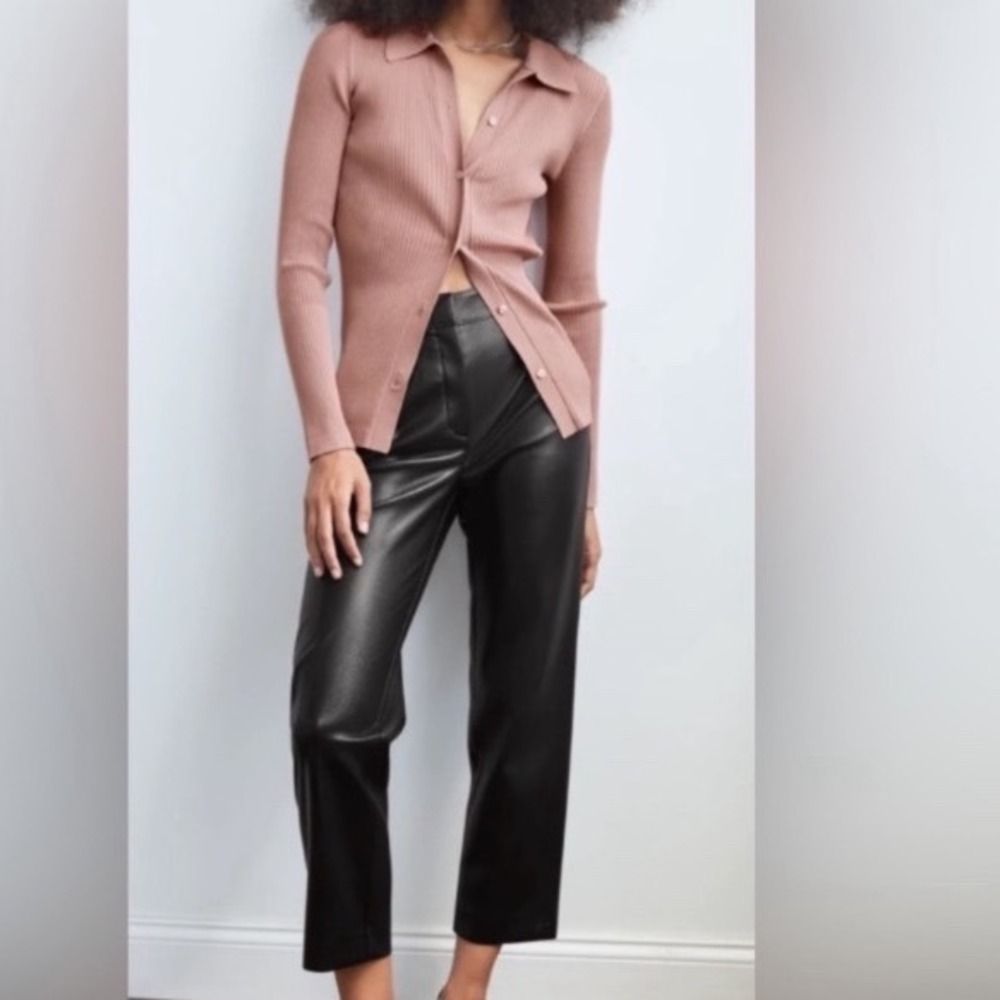 Aritzia Babaton cropped moto classic‎ black faux leather pants size 4 black